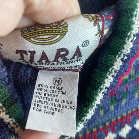 Vintage Tiara International Winter Turtleneck Sweater Size Medium - Picture 12 of 15
